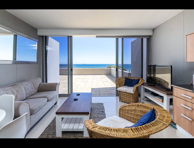 2 BEDROOM APARTMENT FOR SALE IN BEACHFRONT